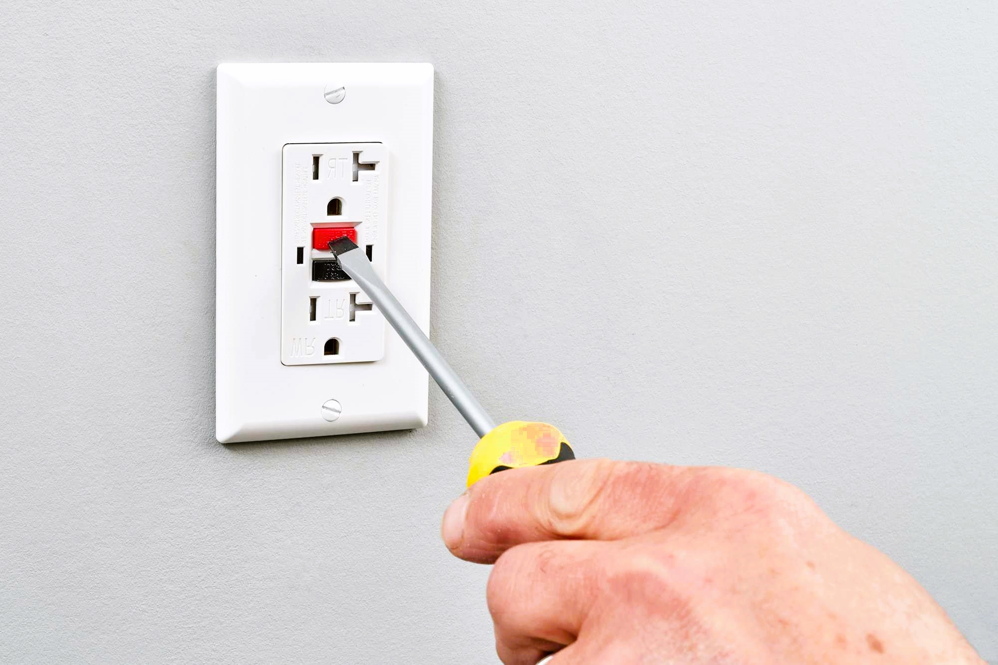 The Role of Ground Fault Circuit Interrupters (GFCIs) in Ensuring